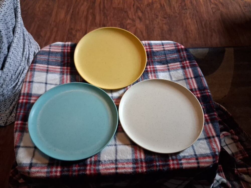 Vtg Lot Of 3 Holiday By Kenro 8" Plates Speckled Yellow White & Blue Melamine